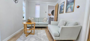 Stylish 3bed home in Milton Keynes with Driveway Parking, 5mins to City
